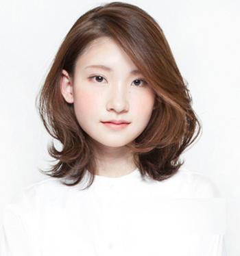 2019流行发型女沙宣,2021流行发型短发气质沙宣女