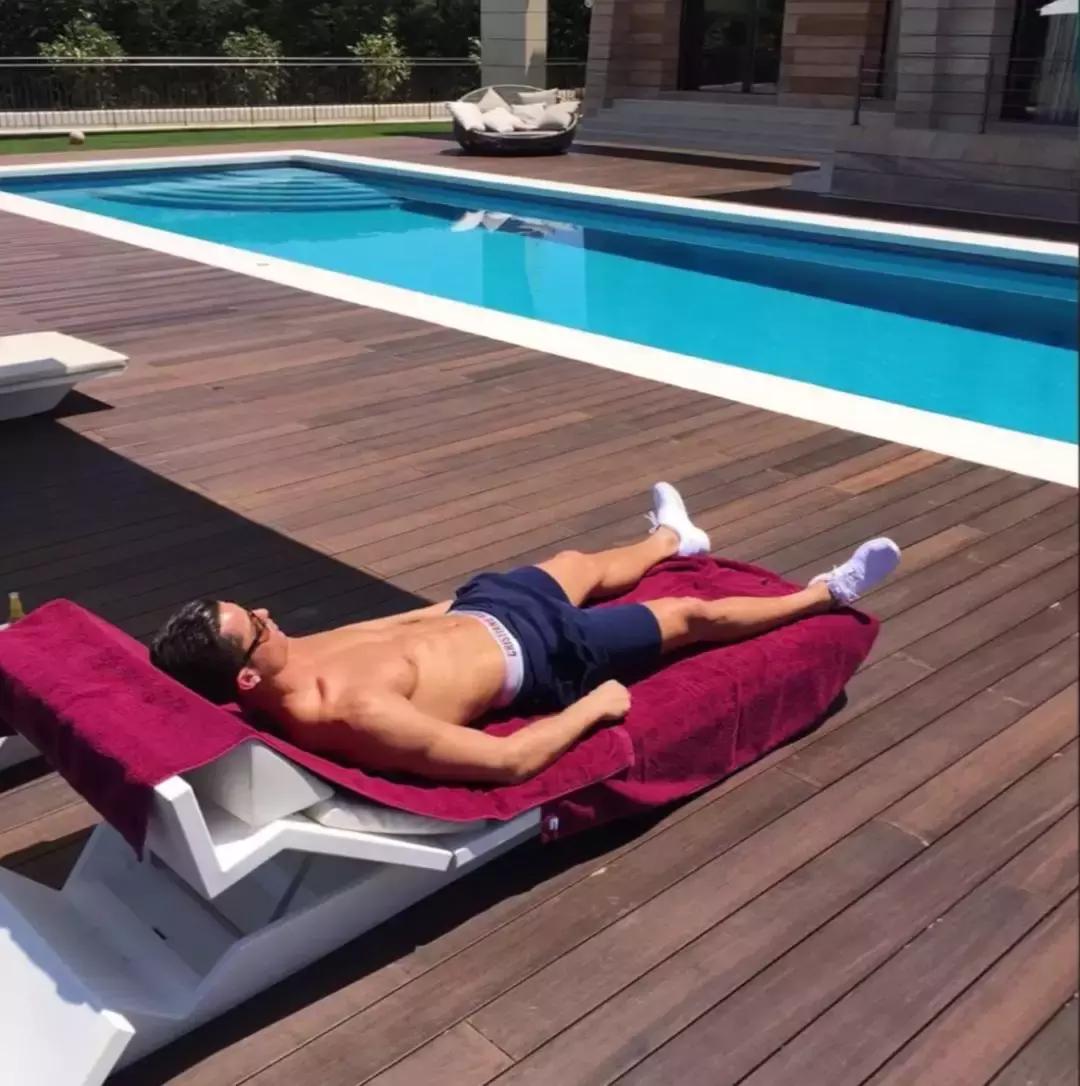 梅西内马尔c罗豪宅,梅西c罗贝克汉姆谁成就高