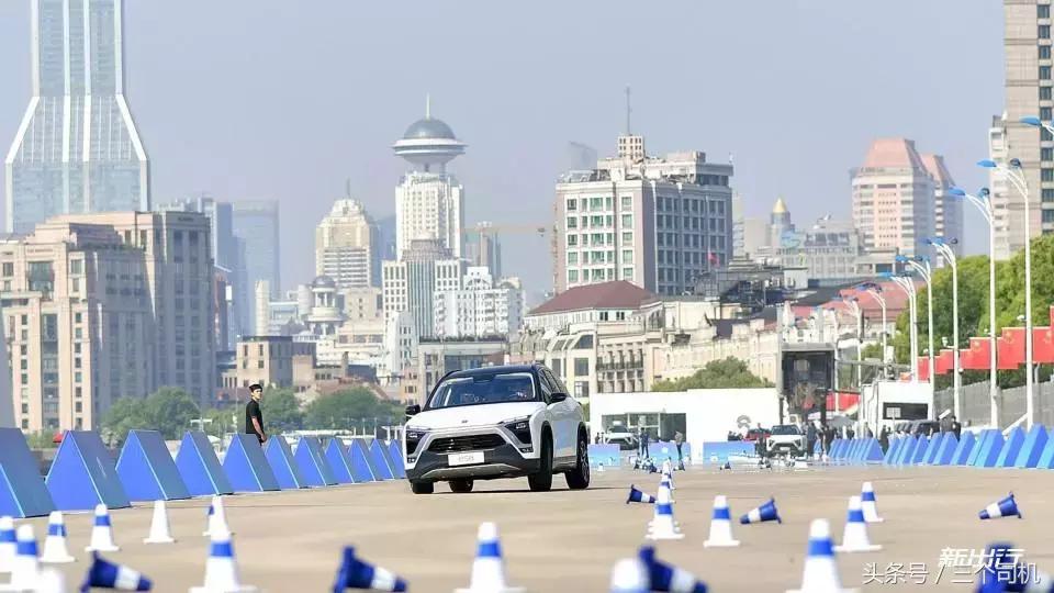 百公里提速4.4秒,50万购买这款纯电7座SUV,但续航仅355公里