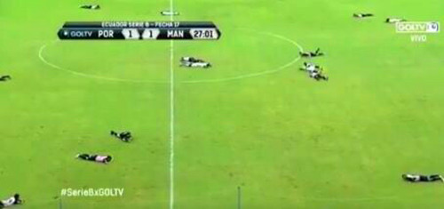 足球裁判暂停,足球暂停比赛