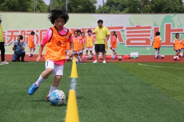 这场球的精彩不亚于世界杯丨奋进之笔“1+1”走进江苏②