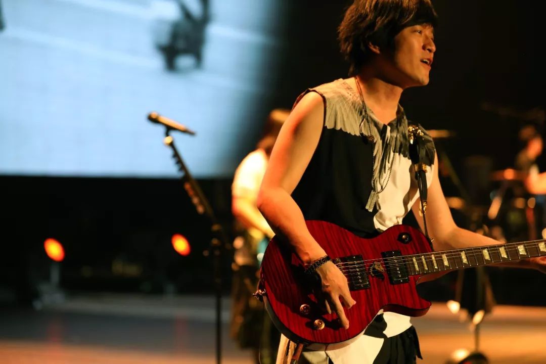 回到*月天五**，永远不会太迟