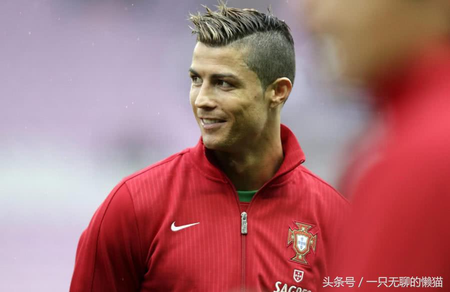 怎样踢c罗的暴力电梯球,c罗一场比赛两电梯球