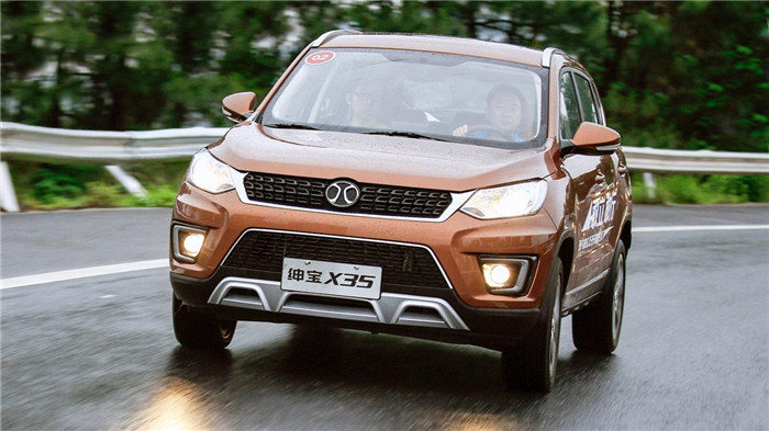 宝骏车靠边停车看点,新宝骏五座