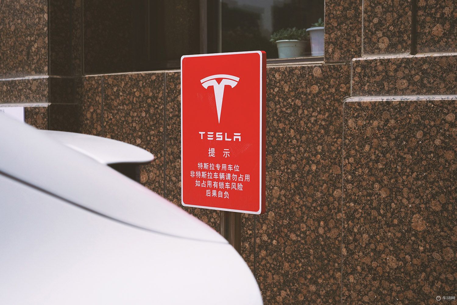 特斯拉modelx旅行,特斯拉modelx100d能跑多少公里