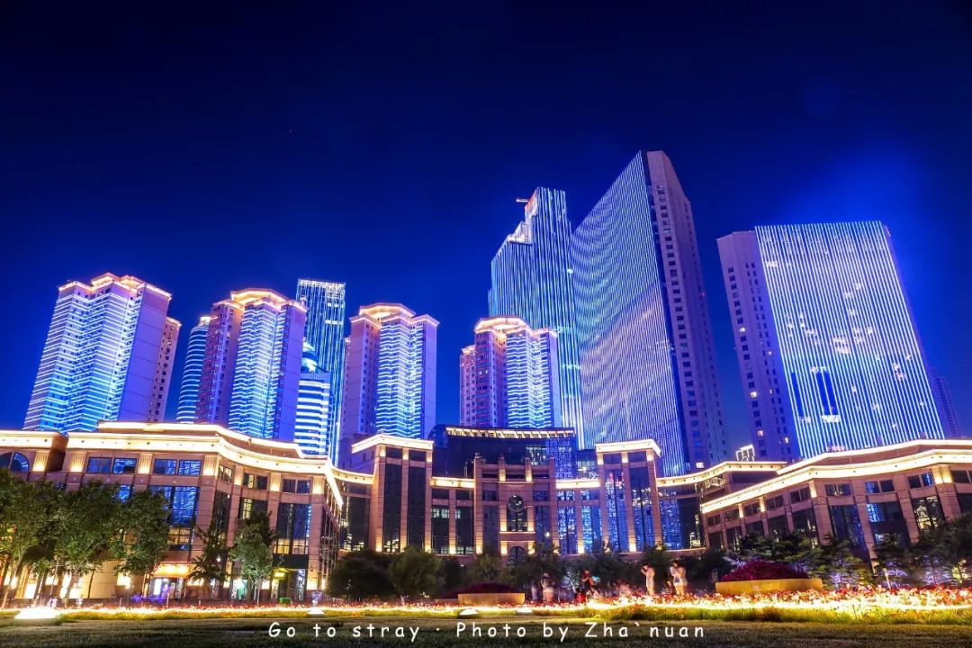 2022青岛五四广场灯光秀,青岛五四广场灯光秀攻略