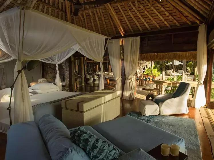 濂㈡父鍥介檯娴峰矝,濂㈡父鍥介檯鏃呰