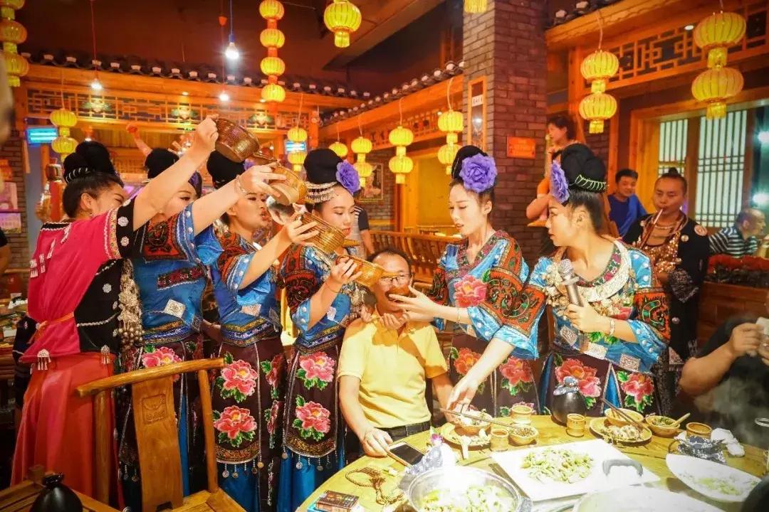 最出名的酸汤鱼,地道美食酸汤鱼推荐