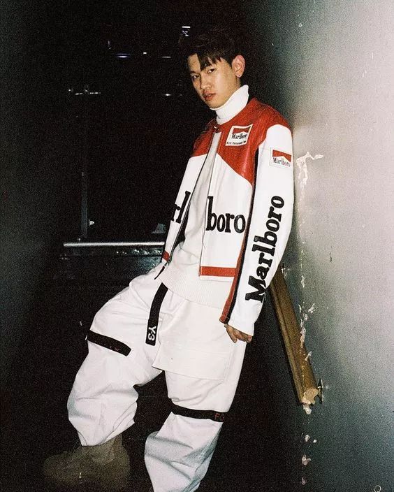 抽最野的万宝路，穿最街头的Marlboro衫