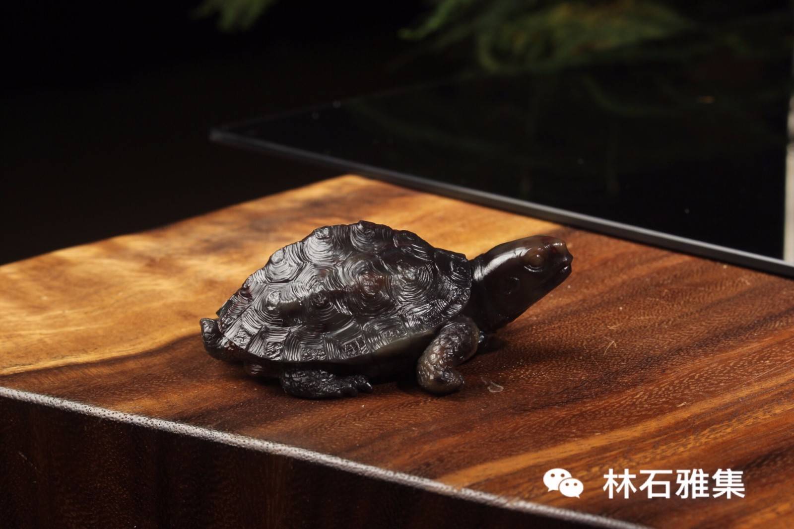 老挝石逐渐变红的原因,老挝石掉色的品种