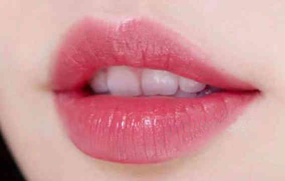 2018年最滋润漂亮的橘红色口红,变色唇膏适合什么皮肤