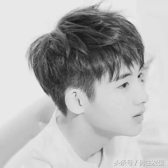 不用看脸型都好看的男生发型,十款男生流行发型总有一款适合你
