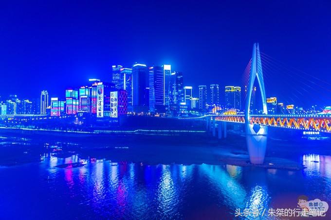 重庆观音桥网红打卡景点白天,打卡重庆网红夜景
