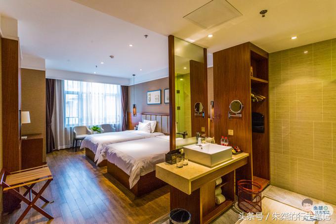 重庆观音桥网红打卡景点白天,打卡重庆网红夜景