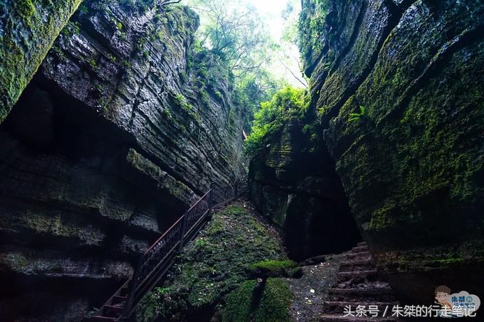 重庆观音桥网红打卡景点白天,打卡重庆网红夜景