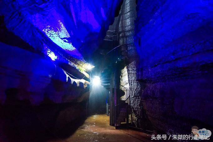 重庆观音桥网红打卡景点白天,打卡重庆网红夜景