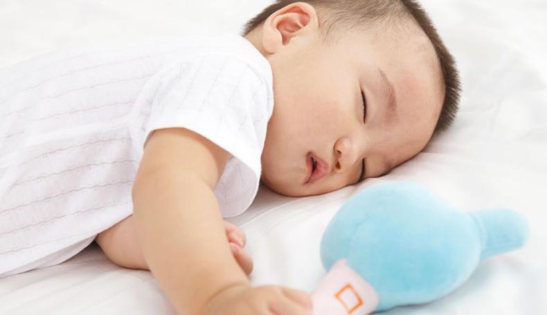 婴儿缺钙出汗和热出汗的区别,小孩不缺钙但睡觉就一直出汗