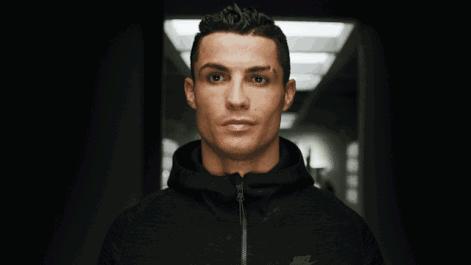 勒夫传递c罗,德国队主教练勒夫戴三色手环