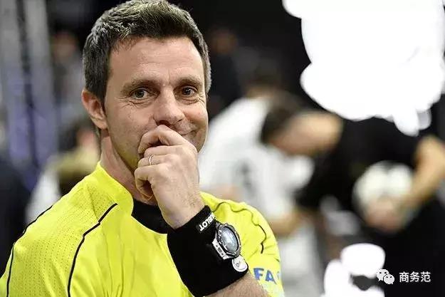 勒夫传递c罗,德国队主教练勒夫戴三色手环