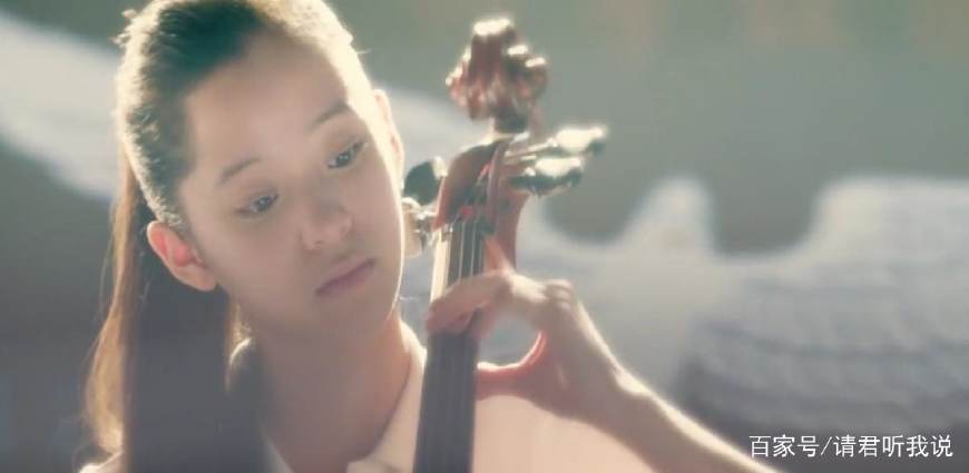 欧阳娜娜从5岁半开始学习琴，7岁就上台演奏大提琴