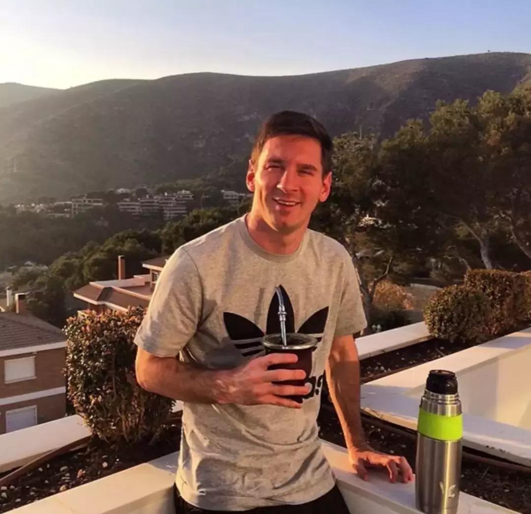 梅西c罗豪车,c罗和梅西内马尔谁家里最有钱