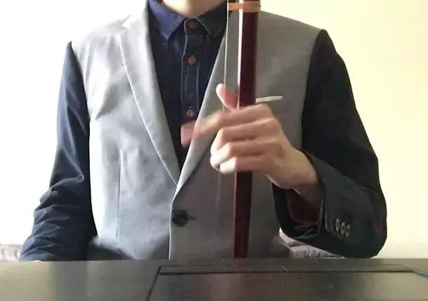 *兽禽**!杭州11岁女童学二胡,老师“手冷”直接伸进衣服里……