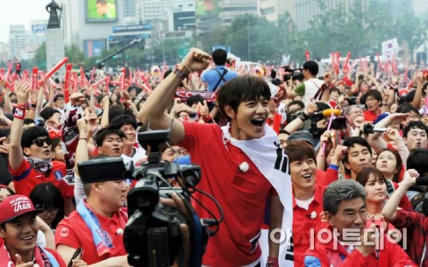 尹斗俊出圈名场面,尹斗俊徐玄振文世允