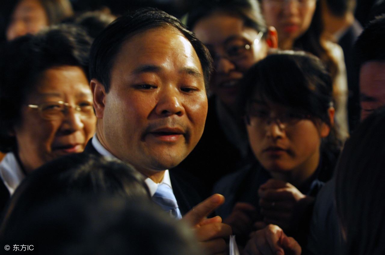 120元创业，换回百亿资产，嫁女儿在酒店门口办“车展”，酷不？