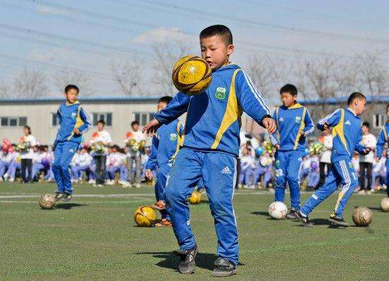 国足18强赛遭遇死亡组,国足出线要踢平韩国吗