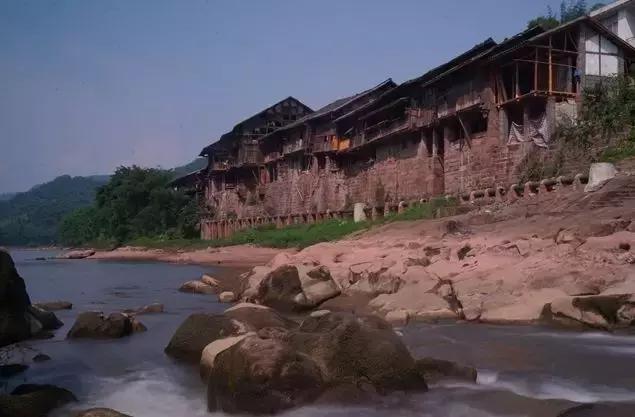 乐山周边竟有这样一个神秘古镇？连历史记载都没有，周末约~