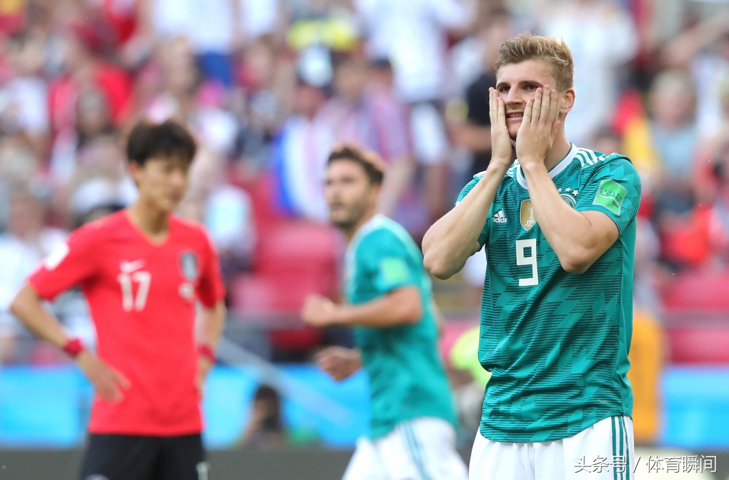 俄罗斯世界杯，将足球踢成了橄榄球，太极虎掀翻超级战车值得尊敬