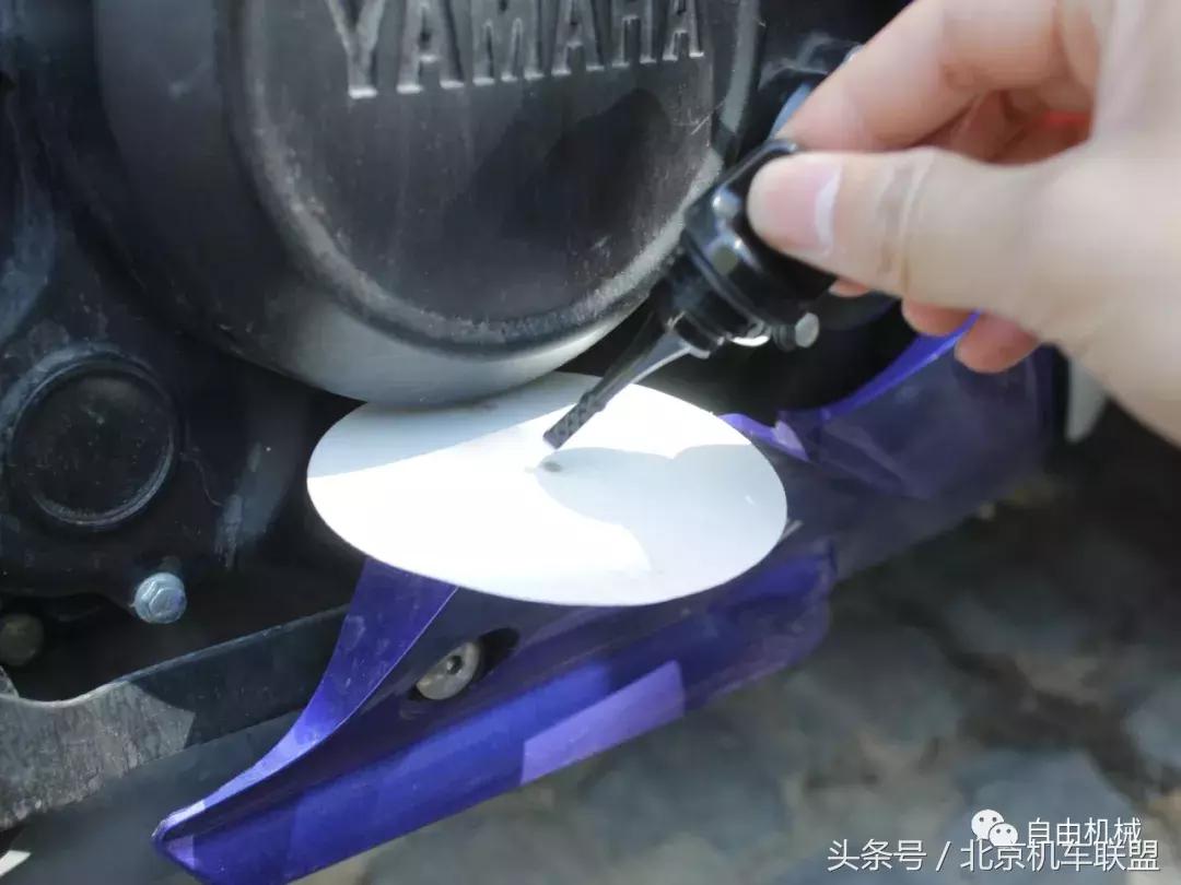 摩托车真机油和假机油有什么区别,怎样鉴别摩托车机油是否正常