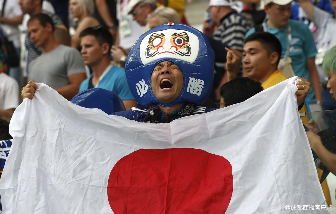 日本队获胜无奈瞬间,输球后的日本队