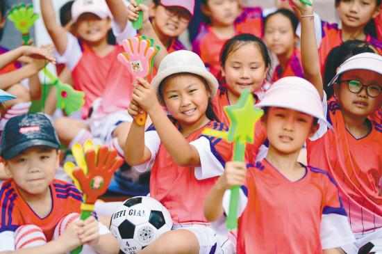 他们是我们心目中的英雄的英文,他们是我们的英雄视频