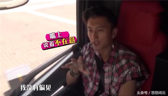 谢霆锋同台王菲全程装酷真实,谢霆锋同台王菲全程装