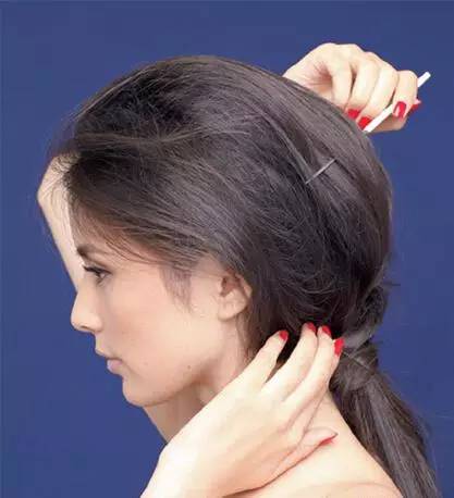 中分烫发怎样扎头发简单好看,烫发后怎么扎好看视频