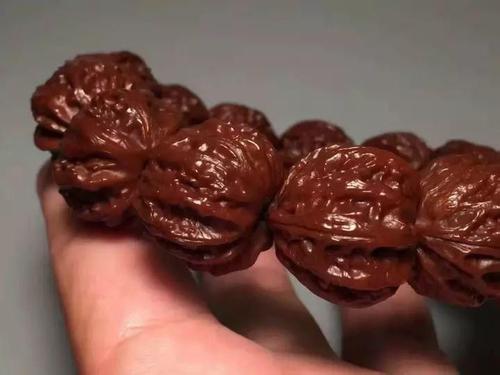 小核桃手串深纹包浆效果,小核桃手串人工快速包浆