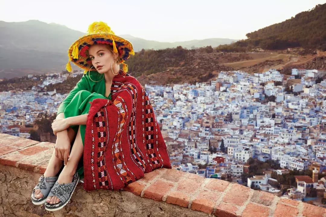 时尚舞台年中庆「鞋包区重装升级，新品齐亮相」