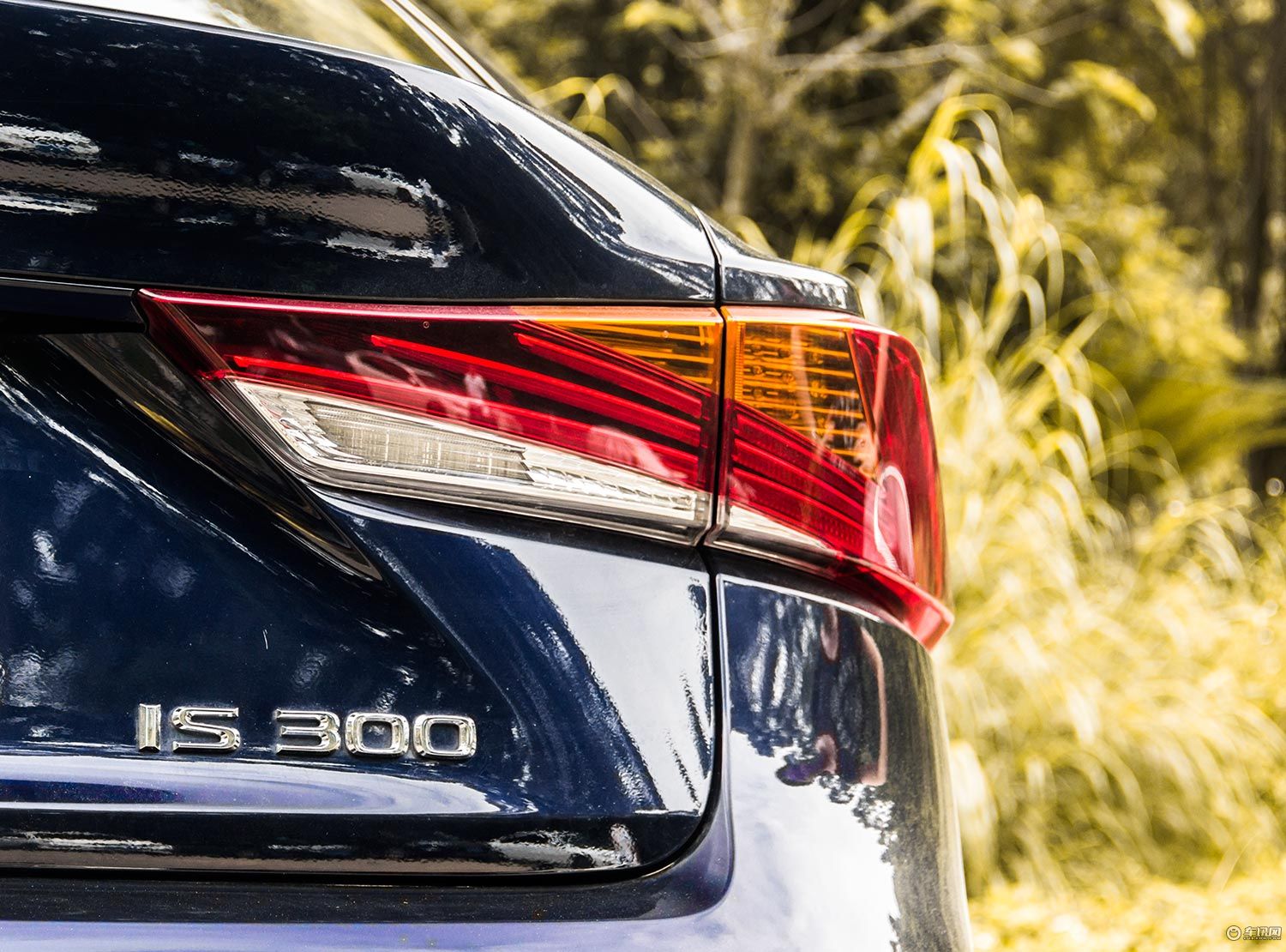 试雷克萨斯IS300高于BBA品质这款进口后驱性能车年轻人一定喜欢