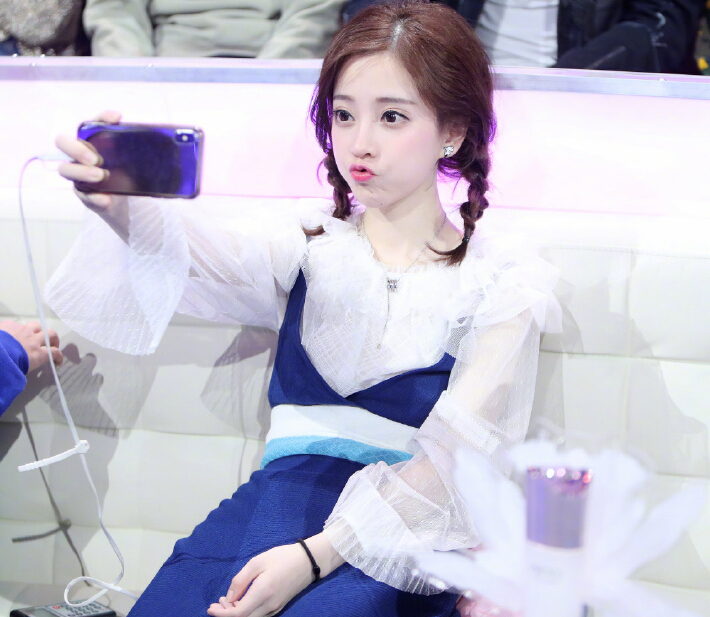 斗鱼一姐阿冷早期视频,斗鱼一姐冯提莫与阿冷