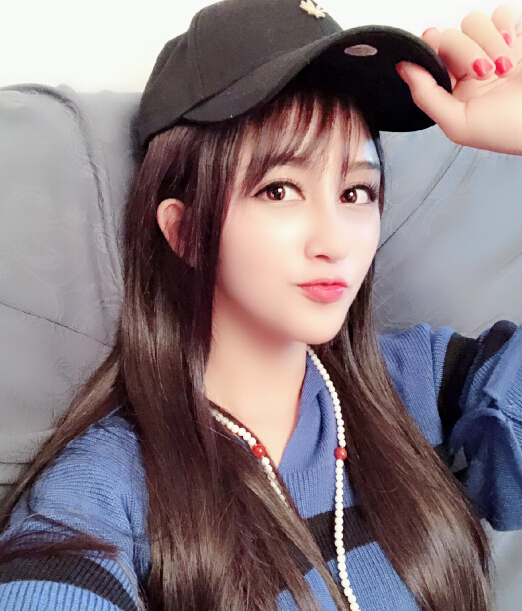 斗鱼一姐阿冷早期视频,斗鱼一姐冯提莫与阿冷