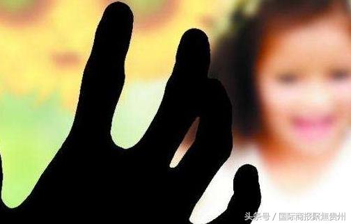 上二胡课为啥要带美工刀11岁小姑娘嚎啕大哭:老师摸我