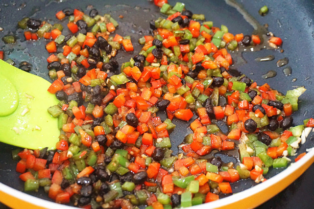 海参鲍鱼哪个提高免疫力,鲍鱼煲汤补气血增强免疫力