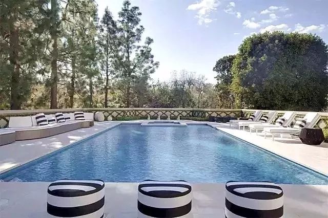 梅西c罗内马尔豪宅,c罗梅西豪宅