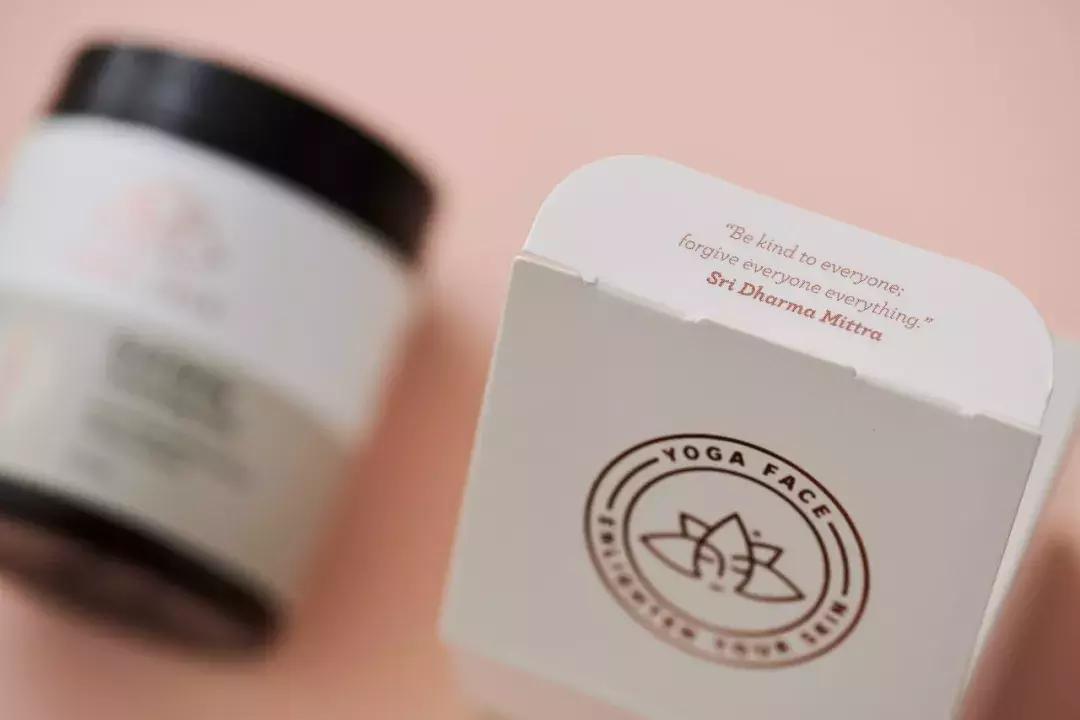 国外化妆品黑包装设计,匈牙利化妆品包装设计