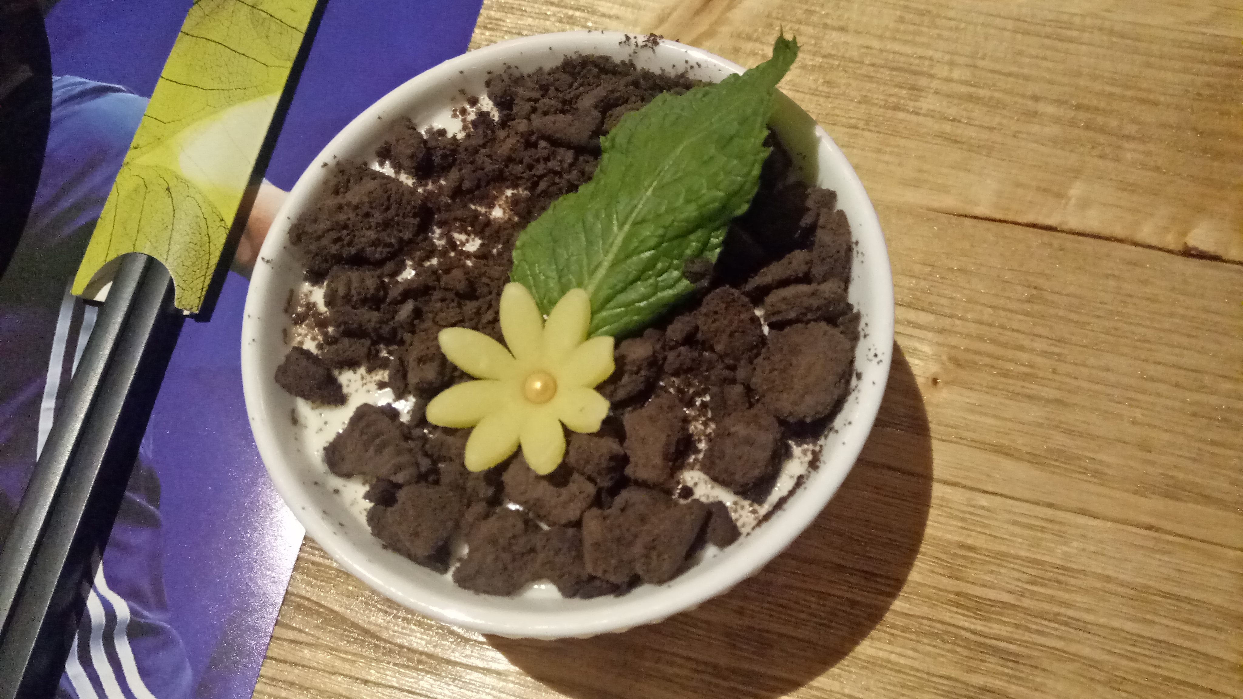 郑州有个音乐酒馆看球爆满，球迷不用去天台排队，连梅西都想来了