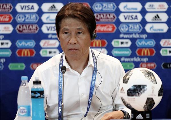 演技派！球员“卧草”抽筋，直接被裁判无视