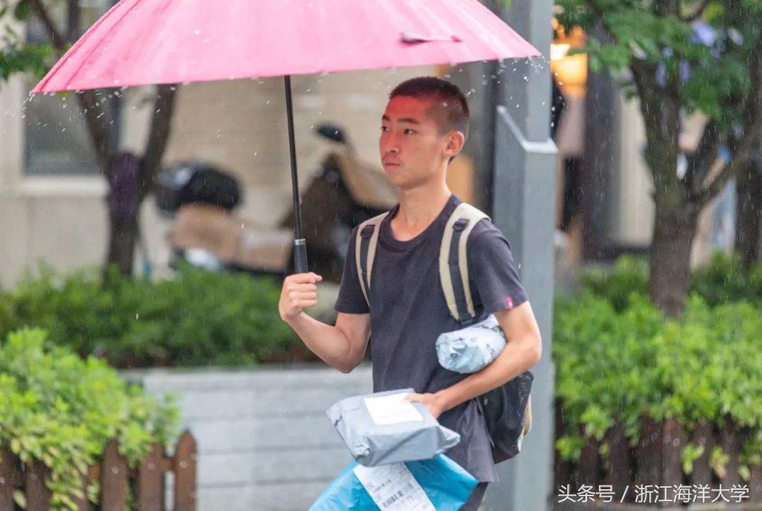 你觉得大海是怎么样的二年级上册,你觉得夏天是怎样的