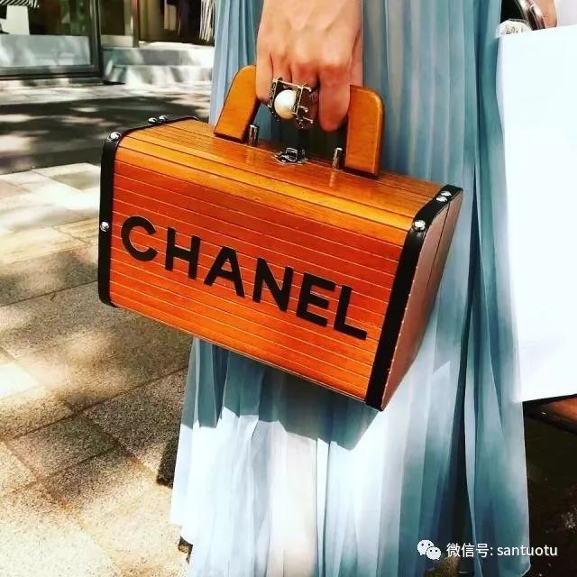 买到了两款美丽的大牌包包