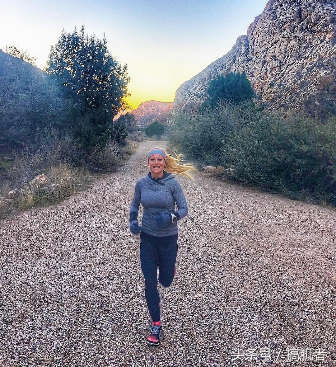 每天跑十公里多久瘦,每天跑步多少公里能达到减重效果